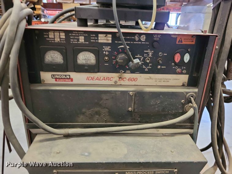 image for item DZ7281 Lincoln Idealarc DC-600 welder