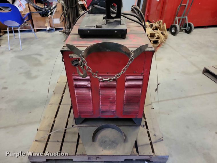 image for item DZ7281 Lincoln Idealarc DC-600 welder