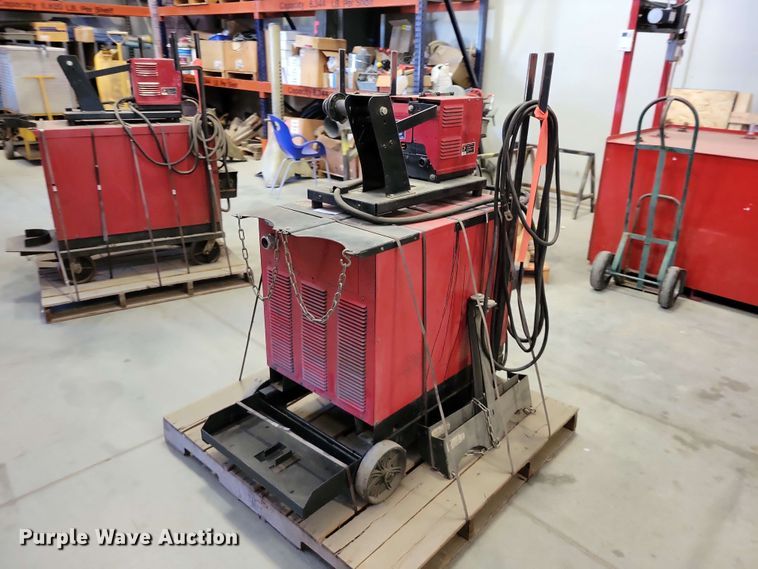 image for item DZ7282 Lincoln DC-400 welder