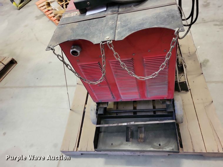 image for item DZ7282 Lincoln DC-400 welder