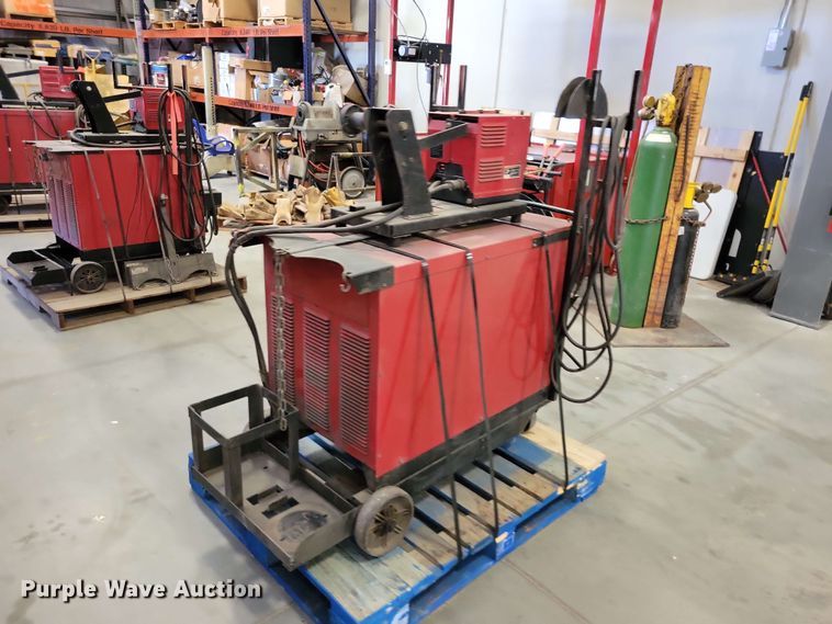 image for item DZ7283 Lincoln Idealarc DC-600 welder