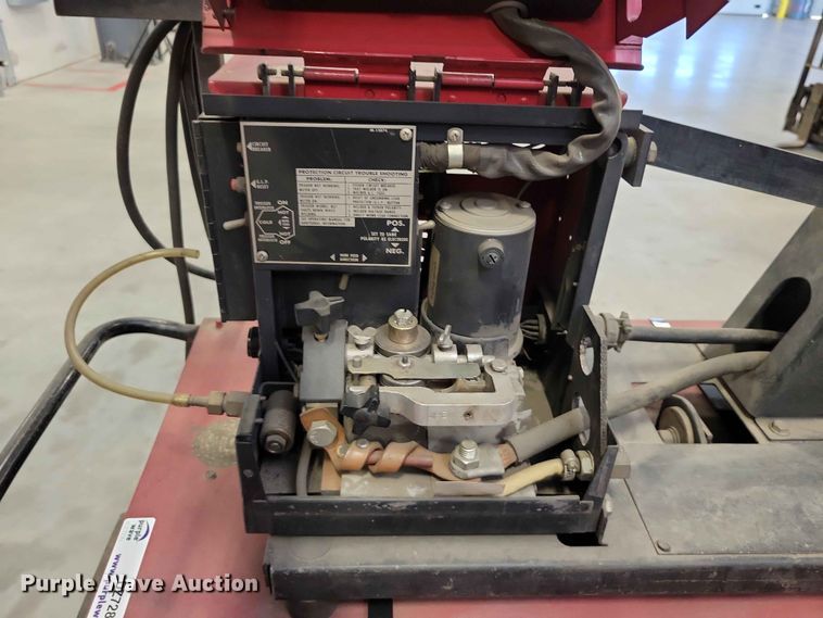image for item DZ7283 Lincoln Idealarc DC-600 welder