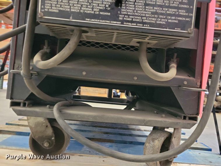 image for item DZ7283 Lincoln Idealarc DC-600 welder