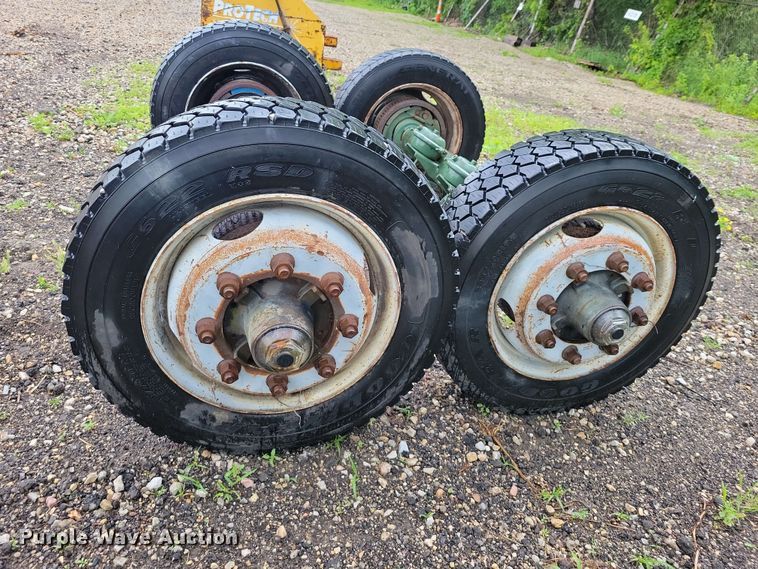 image for item DZ7285 (4) trailer axles