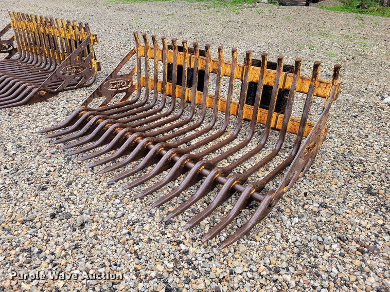 image for item DZ7288 Shoule HB-6 skid steer rock bucket