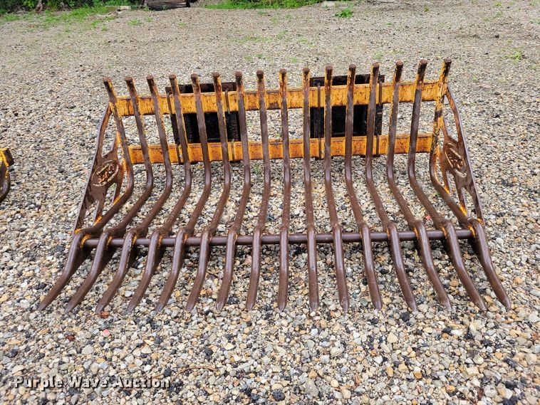 image for item DZ7288 Shoule HB-6 skid steer rock bucket