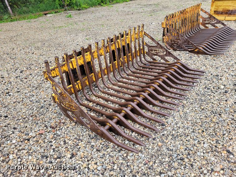 image for item DZ7289 Shoule HB-6 skid steer rock bucket