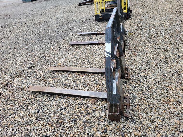 image for item DZ7290 Bradco skid steer forks