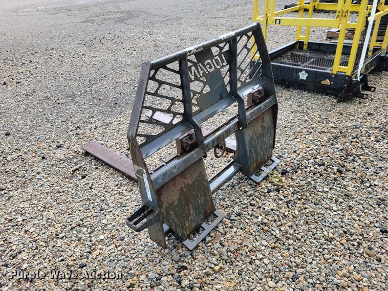 image for item DZ7291 Bradco skid steer forks