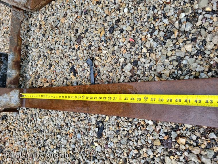 image for item DZ7291 Bradco skid steer forks