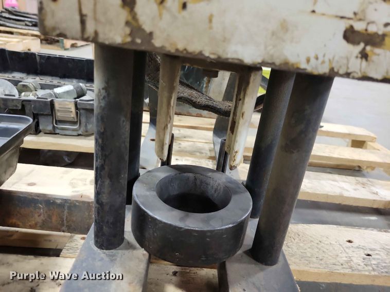 image for item DZ7293 Hydraulic  hose making equipment 