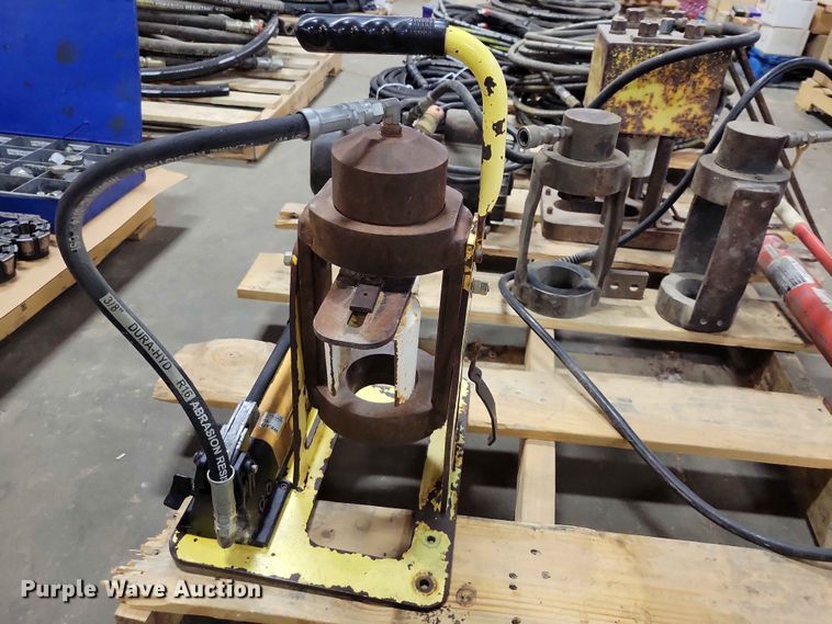 image for item DZ7293 Hydraulic  hose making equipment 