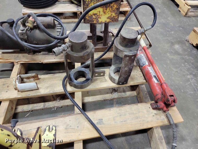 image for item DZ7293 Hydraulic  hose making equipment 