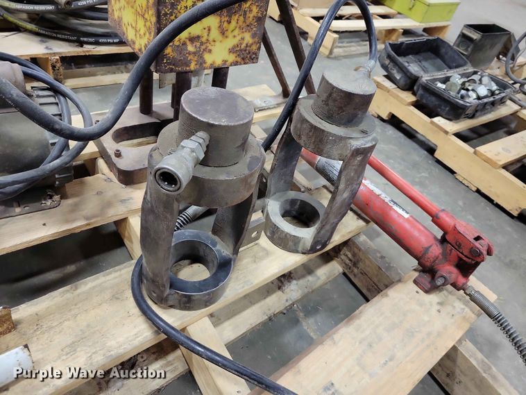image for item DZ7293 Hydraulic  hose making equipment 