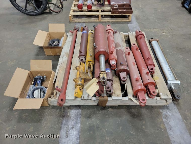 image for item DZ7307 Hydraulic cylinders