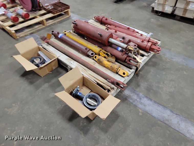 image for item DZ7307 Hydraulic cylinders