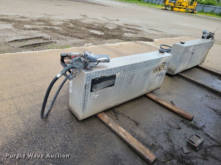 image for item DZ7317 (2) fuel tanks