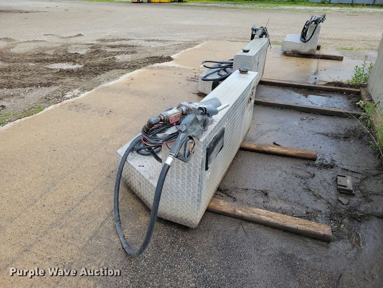 image for item DZ7317 (2) fuel tanks