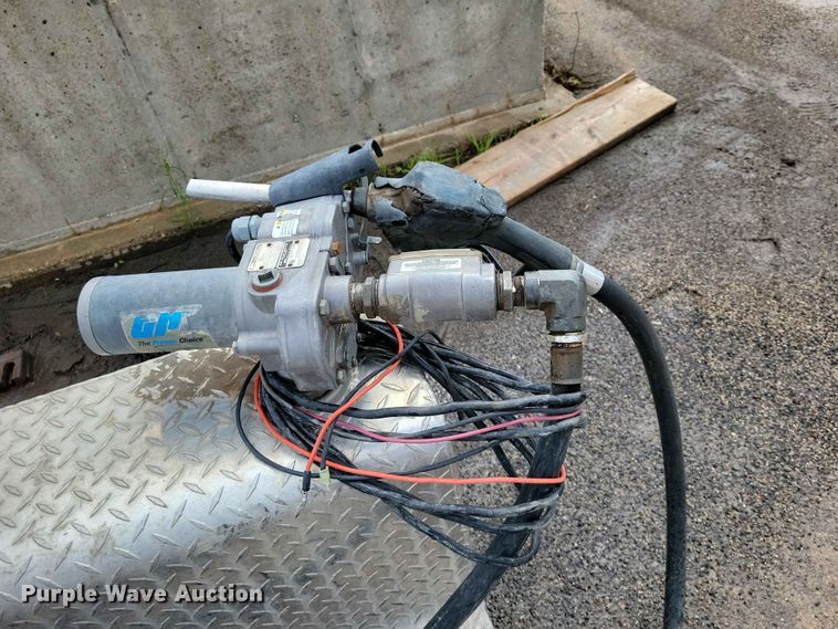 image for item DZ7317 (2) fuel tanks