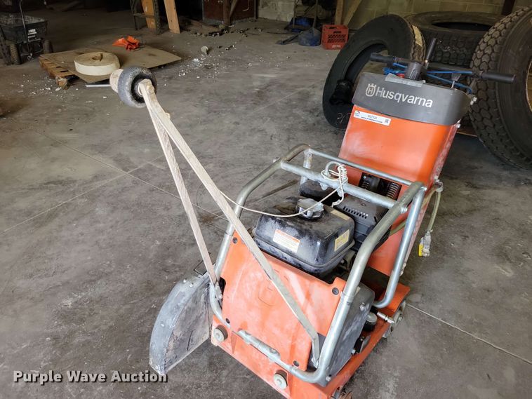 image for item DZ7322 2014 Husqvarna  FS413 concrete saw
