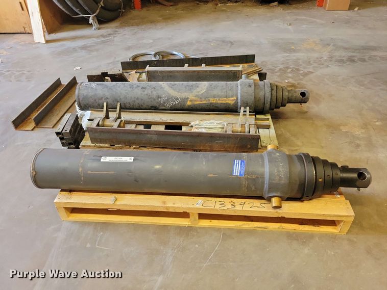 image for item DZ7326 (2) Parker dump cylinders