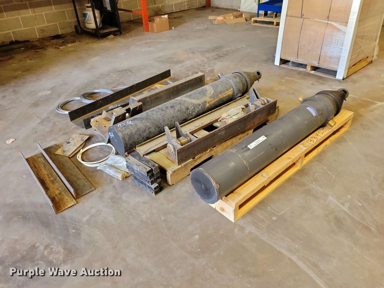 image for item DZ7326 (2) Parker dump cylinders
