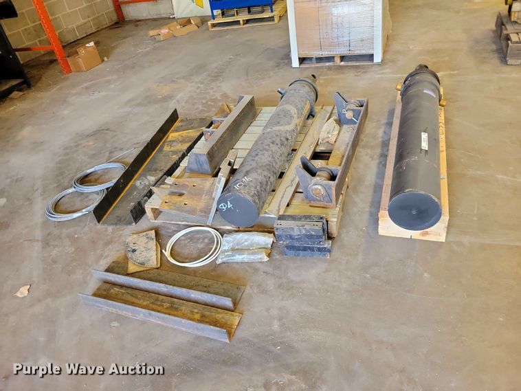 image for item DZ7326 (2) Parker dump cylinders