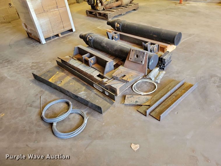 image for item DZ7326 (2) Parker dump cylinders