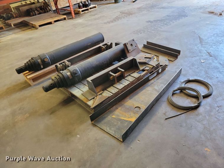 image for item DZ7326 (2) Parker dump cylinders