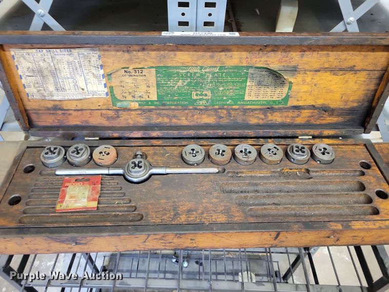 image for item DZ7330 Rigid tap and die set