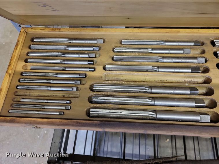 image for item DZ7330 Rigid tap and die set