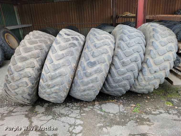 image for item DZ7332 (9) 17.5R25 tires and wheels