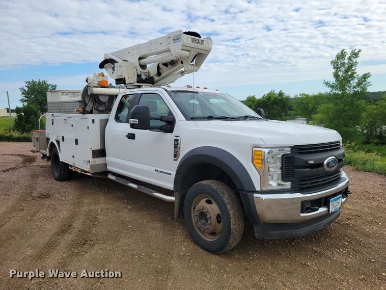 image for item DZ7334 2017 Ford F550 bucket truck