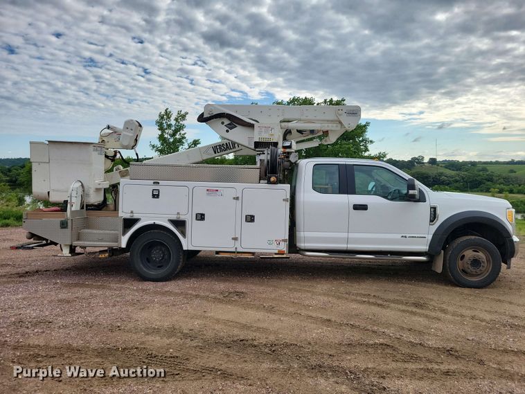 image for item DZ7334 2017 Ford F550 bucket truck