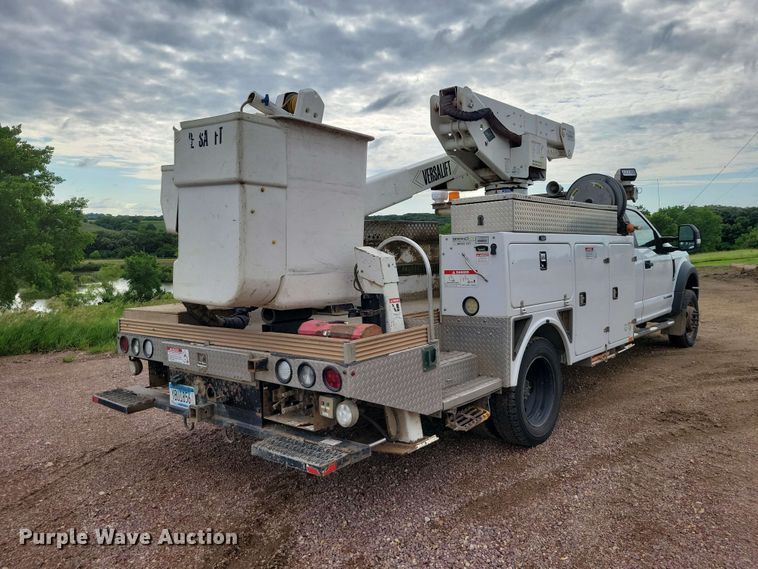 image for item DZ7334 2017 Ford F550 bucket truck