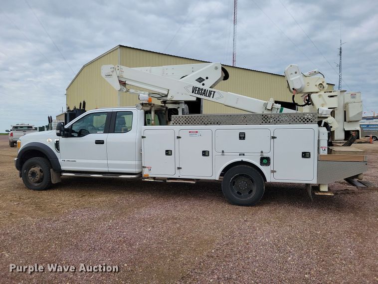 image for item DZ7334 2017 Ford F550 bucket truck