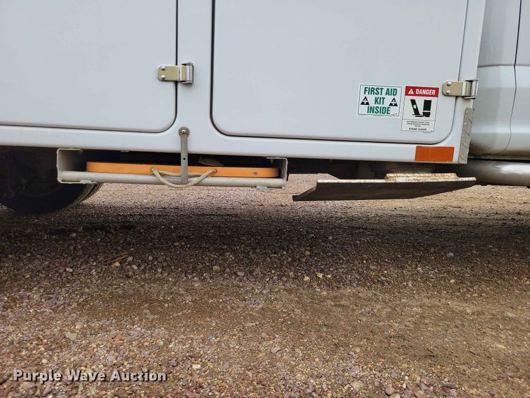 image for item DZ7334 2017 Ford F550 bucket truck