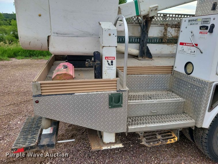 image for item DZ7334 2017 Ford F550 bucket truck
