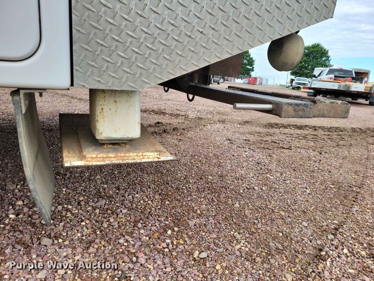 image for item DZ7334 2017 Ford F550 bucket truck