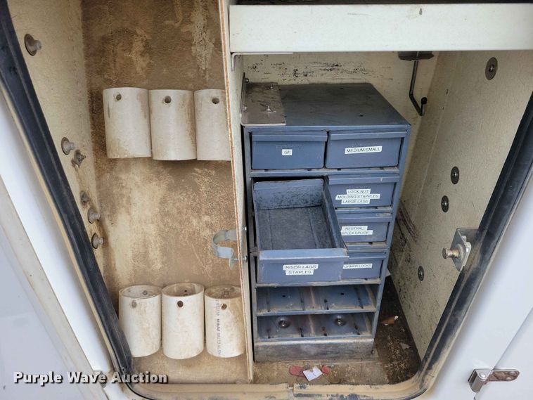 image for item DZ7334 2017 Ford F550 bucket truck