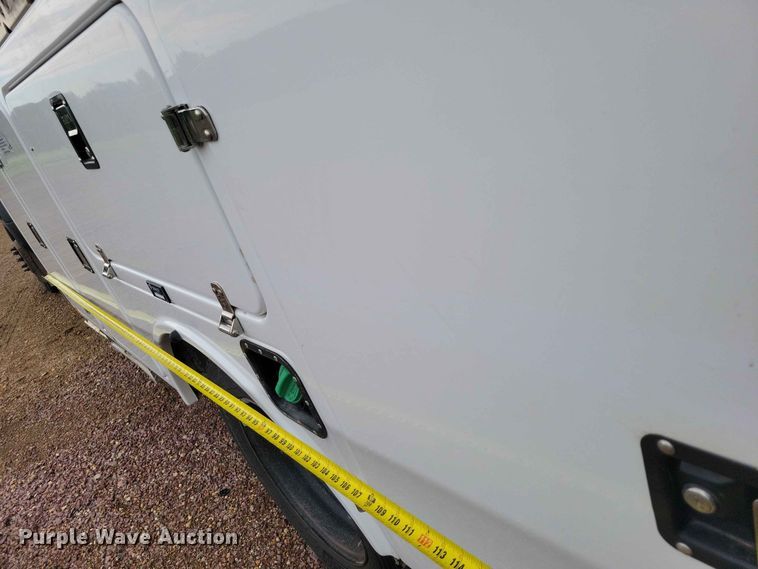 image for item DZ7334 2017 Ford F550 bucket truck
