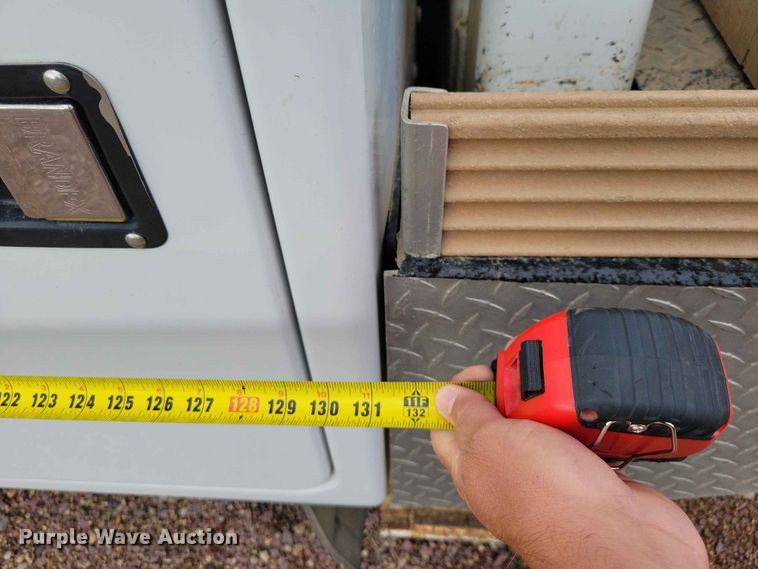 image for item DZ7334 2017 Ford F550 bucket truck