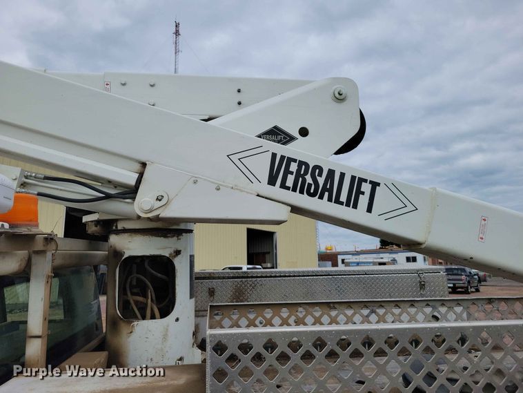 image for item DZ7334 2017 Ford F550 bucket truck