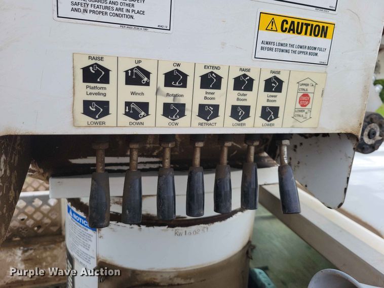 image for item DZ7334 2017 Ford F550 bucket truck