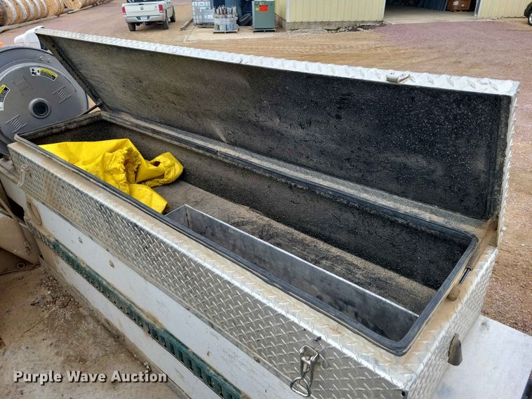 image for item DZ7334 2017 Ford F550 bucket truck