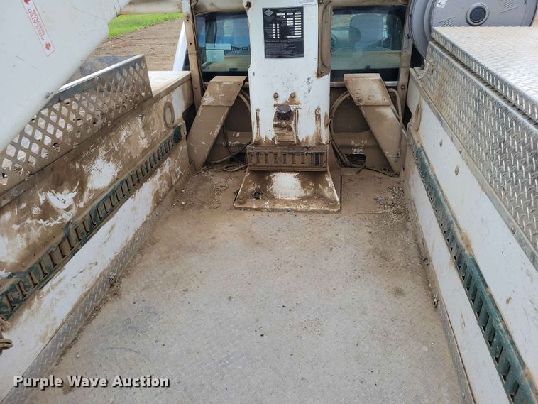 image for item DZ7334 2017 Ford F550 bucket truck