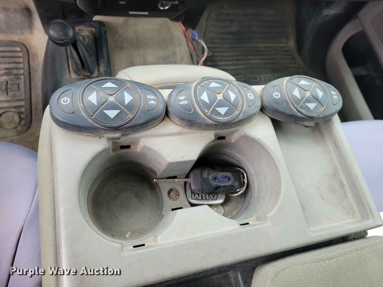 image for item DZ7334 2017 Ford F550 bucket truck