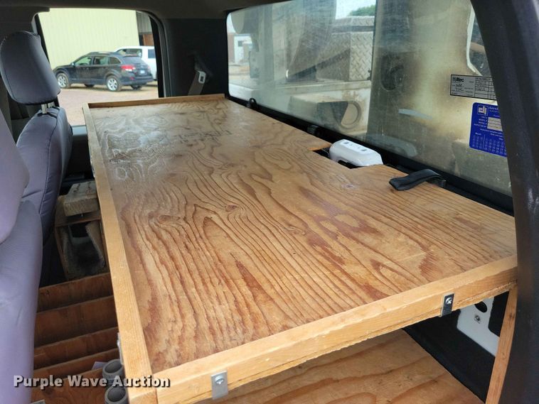 image for item DZ7334 2017 Ford F550 bucket truck