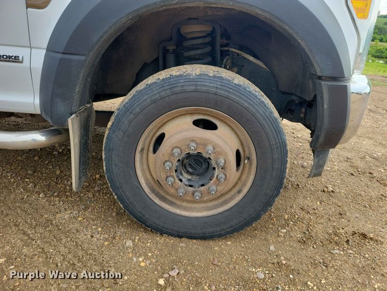 image for item DZ7334 2017 Ford F550 bucket truck