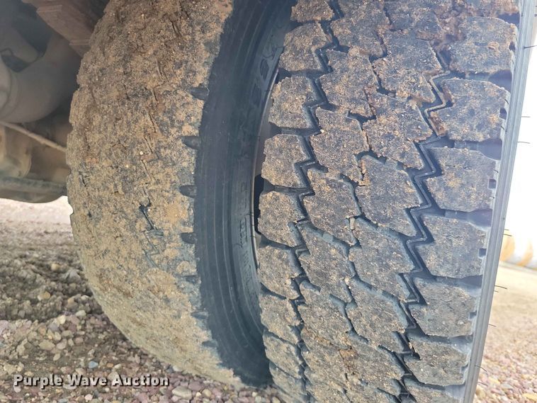 image for item DZ7334 2017 Ford F550 bucket truck